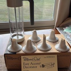 Pampered Chef Easy Accent Decorator 