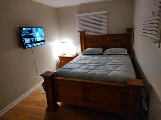 Queen Size Bed & Box Springs