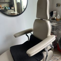 🪑 Dental / Esthetician Brow Chair – $120