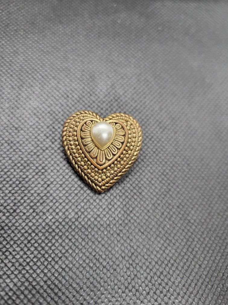 Vintage Heart Teardrop Brooch 