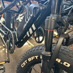 Raev E-bikes 