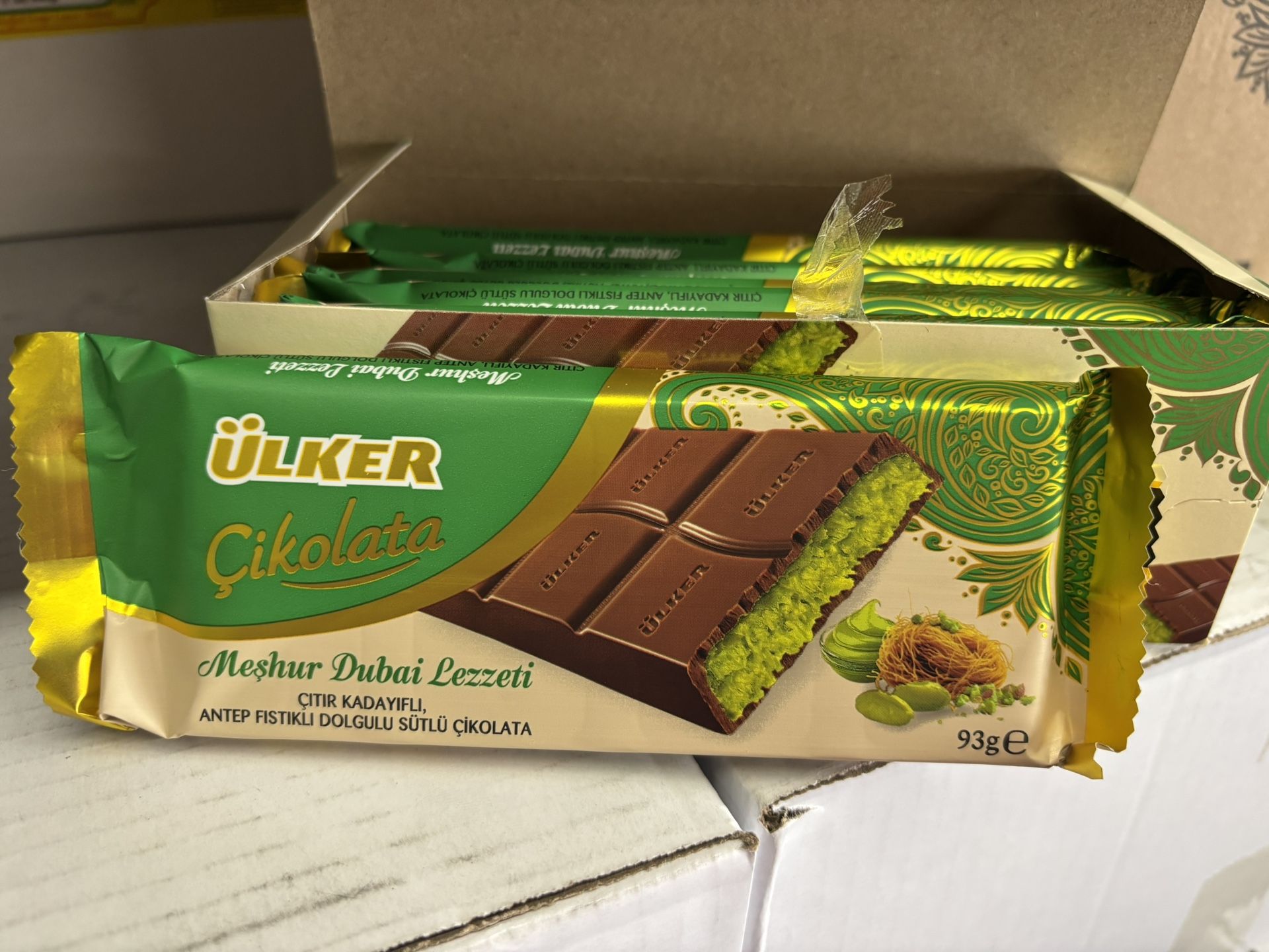 Ulker Dubai Pistachio Bar 93g Pistachio Filled Milk Chocolate With Crispy Kataif