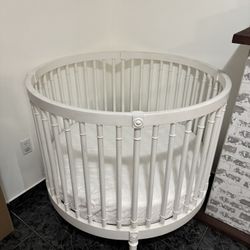 round beautiful crib 