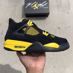 Air Jordan 4 Retro Thunder Sz 7Y