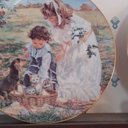 HEARTS & FLOWER PLATE COLLECTION BY SANDRA KUCK