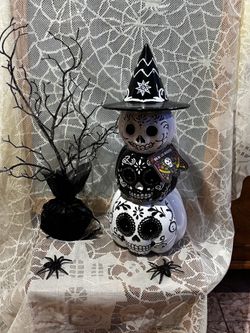 Dia de los Muertos Stacked Skull Figurine