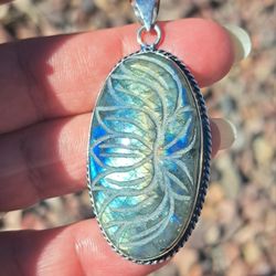 🪷 Handmade | Labradorite Pendant 🪷