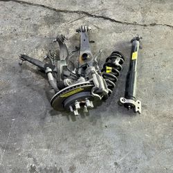 18-23 Chevy Chevrolet Traverse Left Rear Knee Assembly Suspension 2018 2019 2020 2021 2022 2023