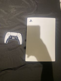 PS5 W/2 Controllers 