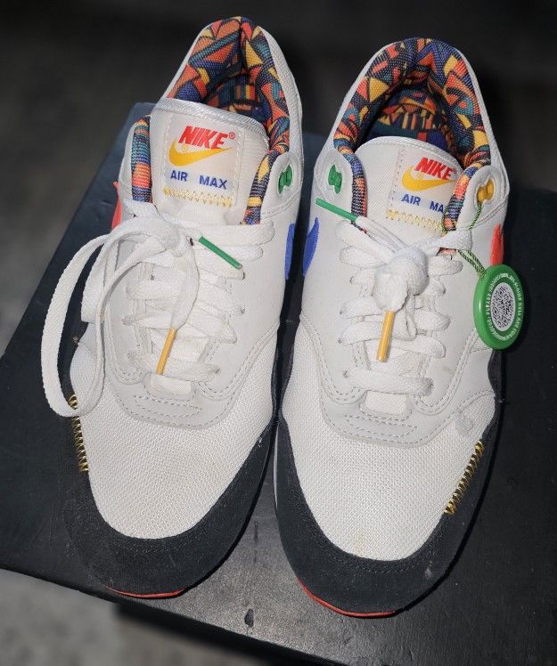 NIKE AIR MAX 1- LIVE TOGETHER, PLAY TOGETHER