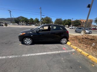 Mazda 2 2012