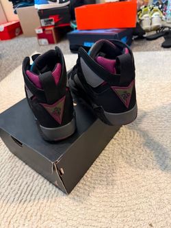 Jordan Retro 6 size 5y