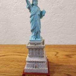 Statue Of Liberty /Statue Replica