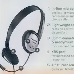 HEADPHONES W/ BUILT IN MICROPHONE NEW IN BOX