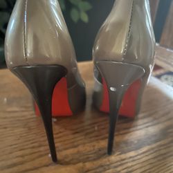 christian louboutin heels Sz 41