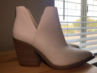 Booties >New>Beige>Vince Camuto