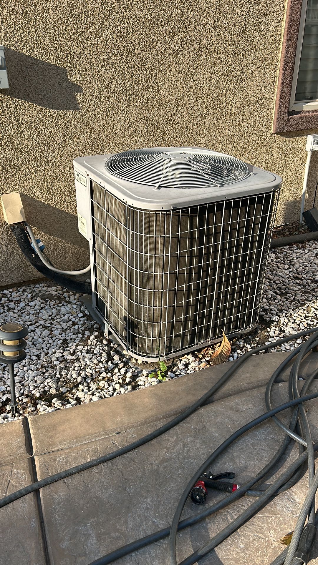 CARRIER AC Furnace Unit- Working Probably