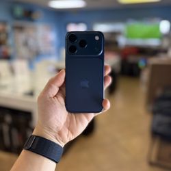 iPhone 17 Pro Blue 256Gb Unlocked battery cycle 16 %100 Apple Warranty 2027