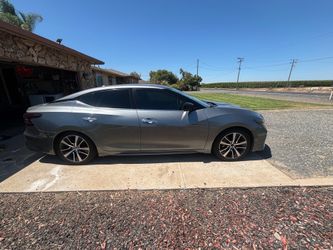 2020 Nissan maxima