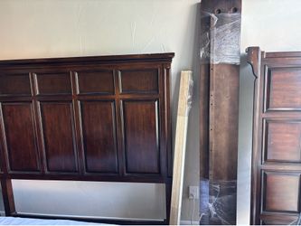 Solid Wood Queen Bed Frame — Tuscan/Traditional Style