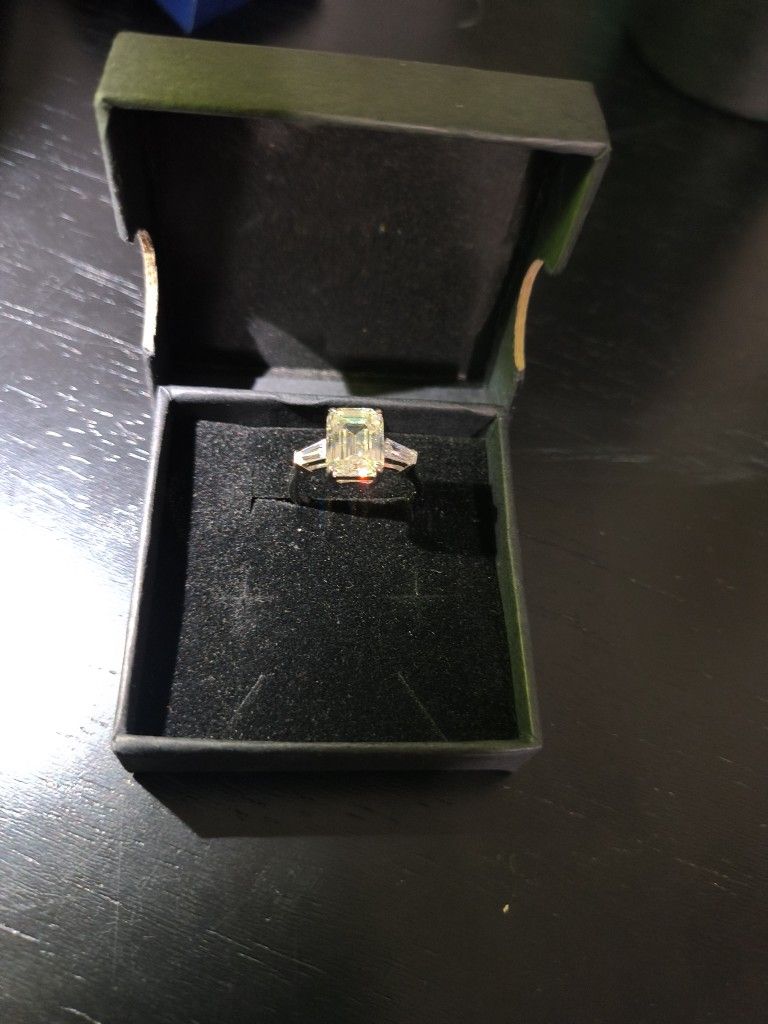 S925 4 CT EMERALD ENGAGEMENT RING/ PROMISE RING