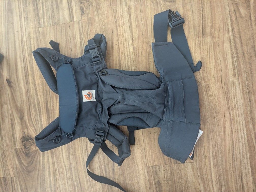 Ergo baby carrier