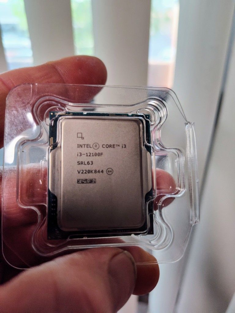 EXCELLENT ALL AROUND INTEL CORE I-3 12100 JUST PULLED AND UPGRADED TO A I-9 12900KF