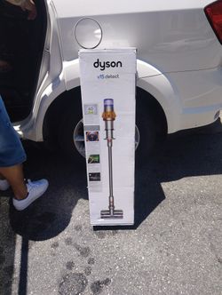 Dyson V15