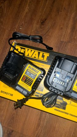 Cargadores Dewalt $25 Cada Uno 