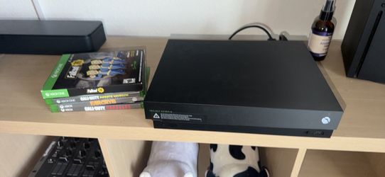 Xbox one bundle (Scorpio edition)