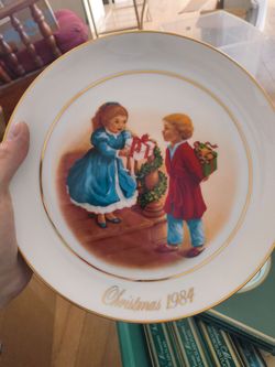 1984 Avon Christmas Memories Series Plate