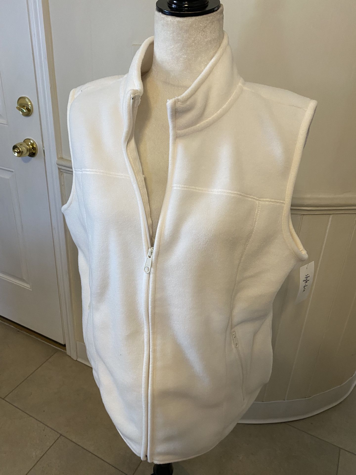 NWT Woman’s Style & Co. Fleece Neo Natural Zippered Vest Size XL