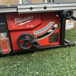 Milwaukee. M18 Table Saw