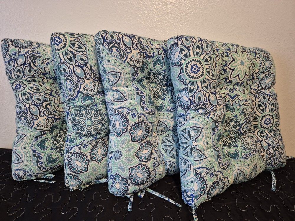 Outdoor Chair Cushions - S Hill Puyallup
