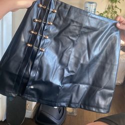 Black skirt