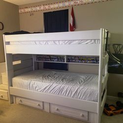Kids Twin Bunk Bed 