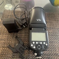 Godox V1-C Flash