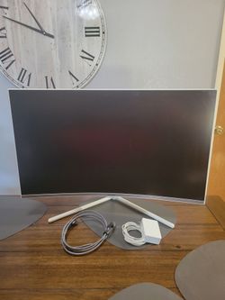 Samsung 32” 4K Curved Monitor (LU32R591CWNXZA)