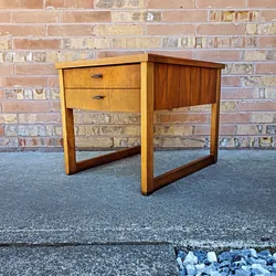 Mid Century Modern Lane Walnut Side Table Vintage