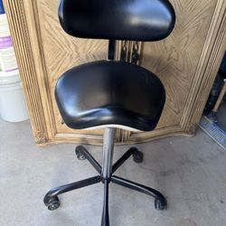 Rolling Chair - Black