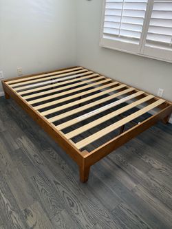 Queen size platform bed