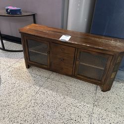 TV Stand / Entertainment Center 