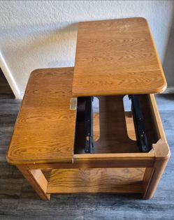 Lane walnut wood veneer lift top table