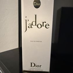 Designer Dior woman perfume