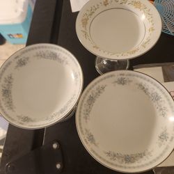 Antique Small Ceramic Stands For Candy Table