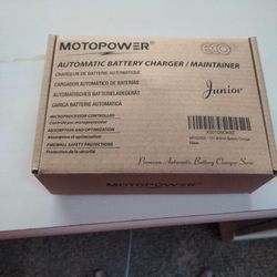 Automatic Battery Charger/Maintainer With Hook Up