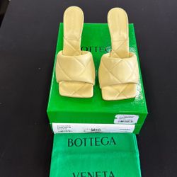 Bottega Veneta, Size 37.5