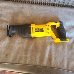 Dewalt reciprocating Sawzall used in great shape