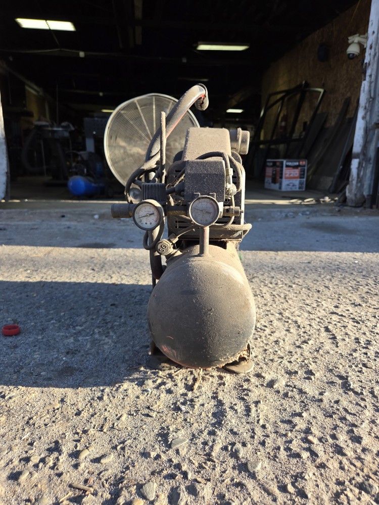 Air Compressor 