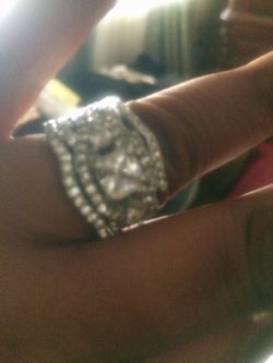 WOMENS ENGAGEMENT RING 7MM DIAMONIQUE CUBIC ZIRCONIA 10KARAT WHITE GOLD FILLED SIZE 81/2,9